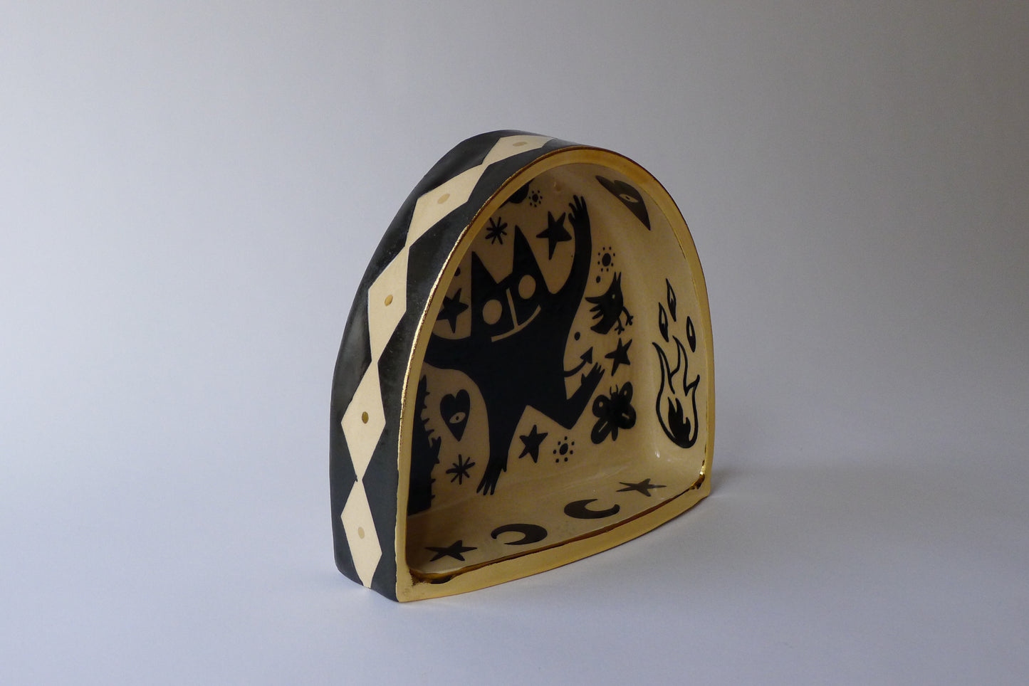 Magic daemon ceramic shrine
